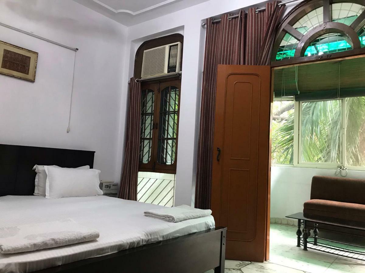 Tatvamasi Homestay New Delhi Bagian luar foto