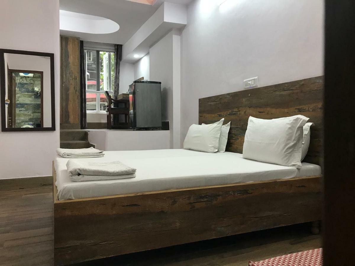 Tatvamasi Homestay New Delhi Bagian luar foto