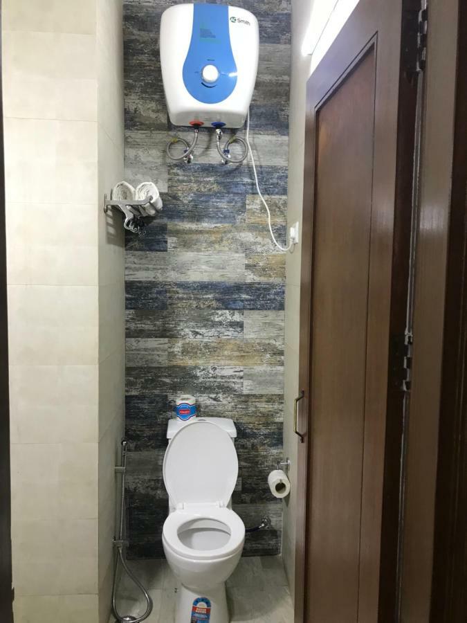 Tatvamasi Homestay New Delhi Bagian luar foto