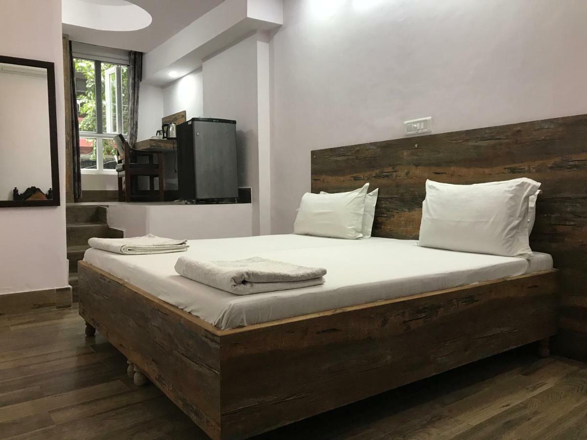 Tatvamasi Homestay New Delhi Bagian luar foto